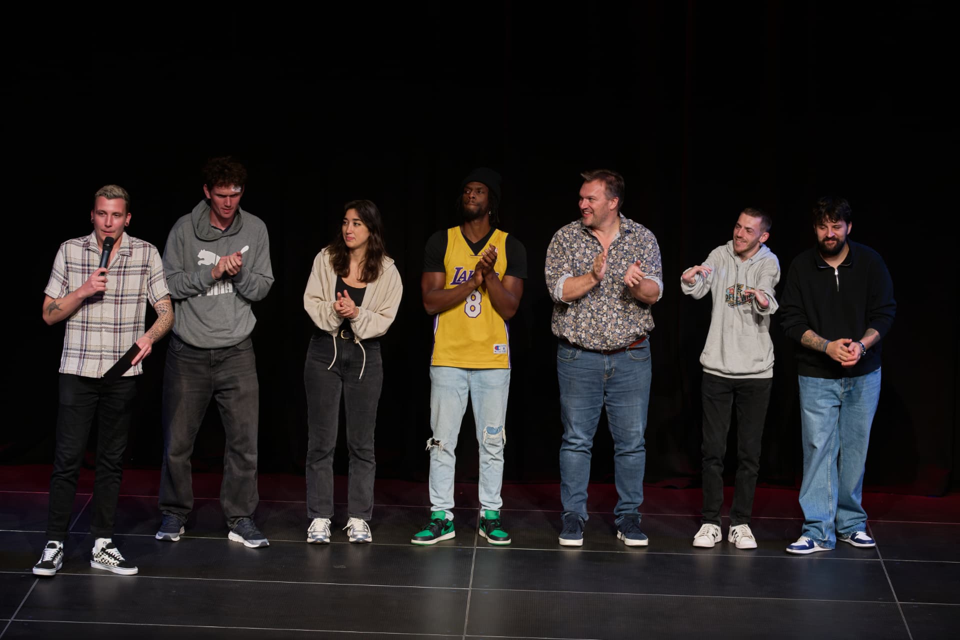Line-up der Comedy X Show No Taboo auf der Bühne